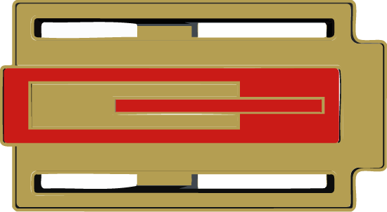 Detalle de hebilla artesanal Zizhá bañada en oro y lacado a mano en color rojo zonas 1 y 3, acabado pulido y elegante.